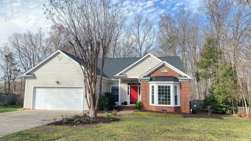 6600 Lyndonville Drive