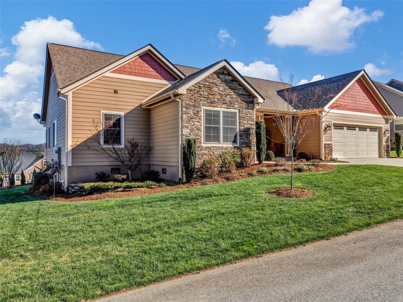 Property image 3 at 63 Welding Way, Hendersonville, NC 28792