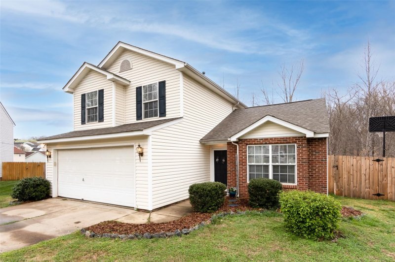 Property image 2 at 2253 Pleasant Dale Drive, Charlotte, NC 28214