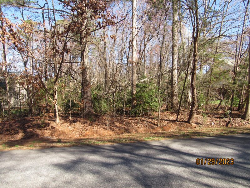 Property image 4 at 1323 34th Avenue Lane, Hickory, NC 28601