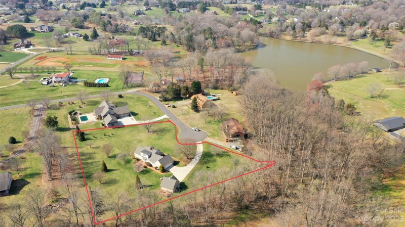 Property image 3 at 242 Country Drive, Statesville, NC 28625