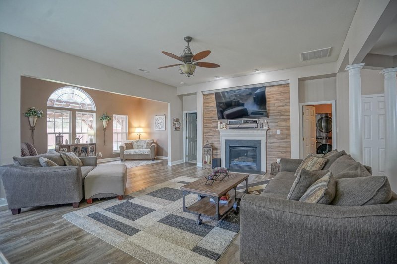 Property image 3 at 5036 Sunburst Lane, Charlotte, NC 28213