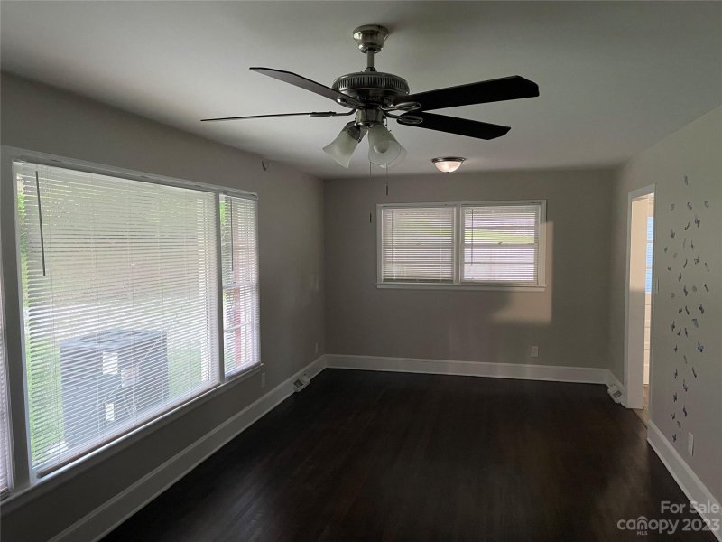 Property image 3 at 421 Owen Boulevard, Charlotte, NC 28213