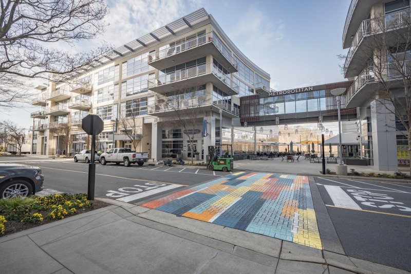 1100 Metropolitan Avenue