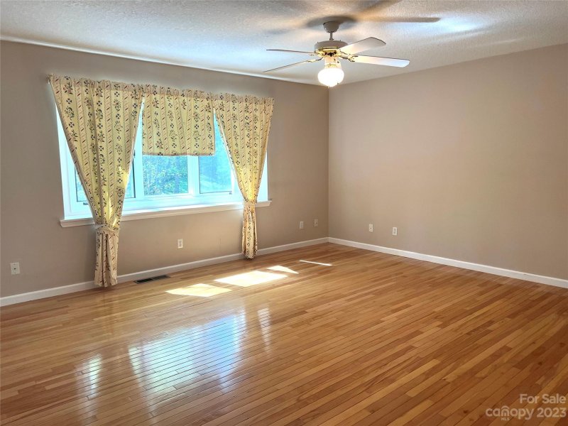 Property image 3 at 320 Kyfields Road, Weaverville, NC 28787