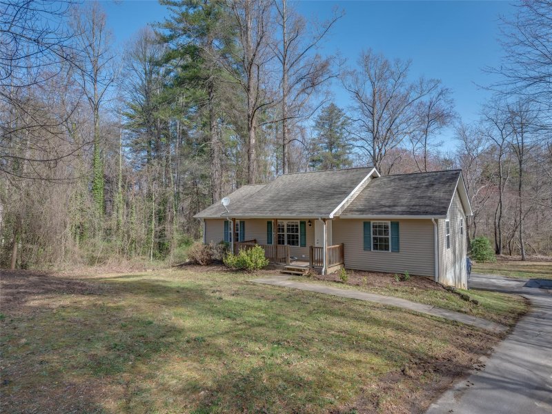 Property image 2 at 120 Twin Brook Drive, Hendersonville, NC 28791