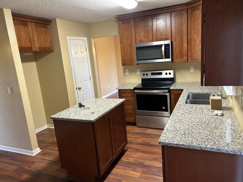 Property image 3 at 1633 Galesburg Street, Charlotte, NC 28216