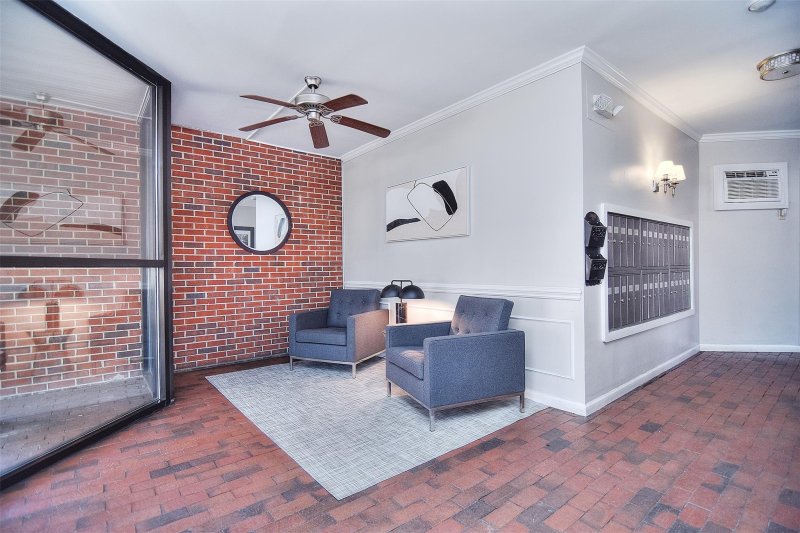 Property image 3 at 224 N Poplar Street, Charlotte, NC 28202