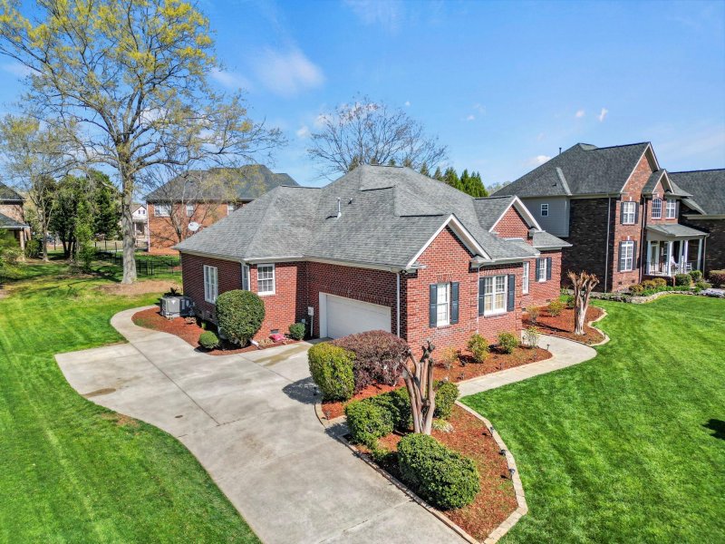 Property image 2 at 2010 Bunker Court, Matthews, NC 28104