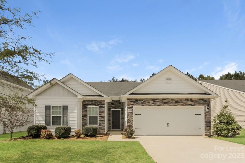 Property image 2 at 2629 Meadow Crossing Drive, Dallas, NC 28034