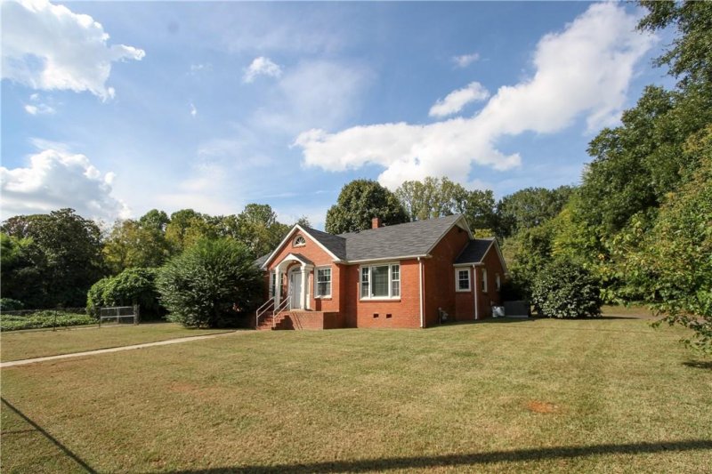 Property image 3 at 1238 West Boulevard, Charlotte, NC 28208