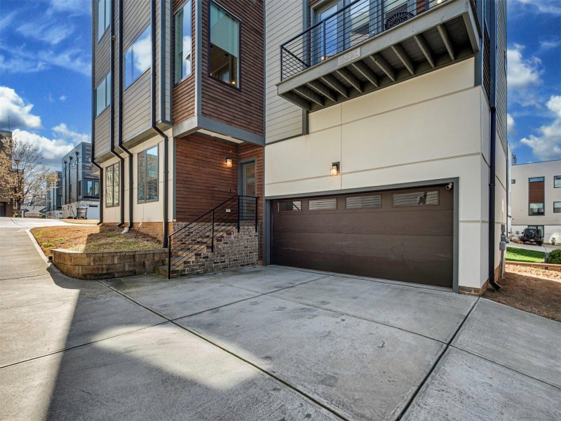 Property image 2 at 932 Westbrook Drive, Charlotte, NC 28202