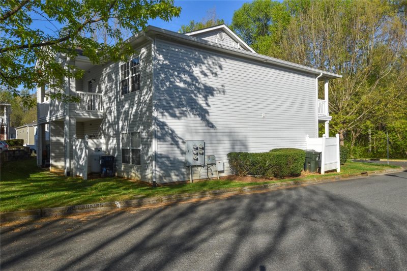 Property image 3 at 21538 Aftonshire Drive, Cornelius, NC 28031