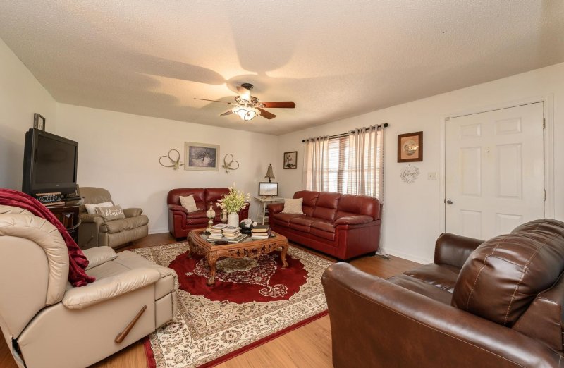 Property image 3 at 1307 Hidden Creek Circle, Hickory, NC 28602