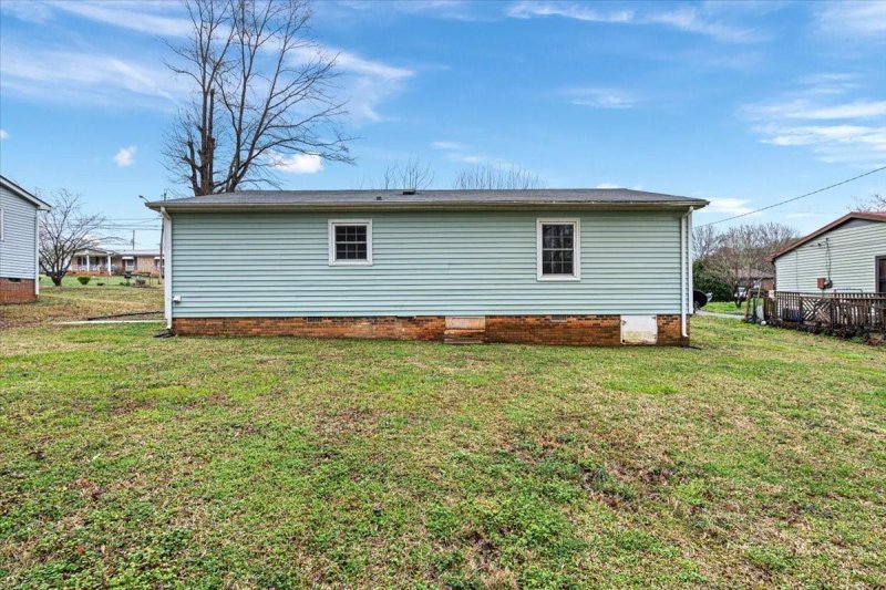 Property image 2 at 737 Belfast Drive, Gastonia, NC 28052