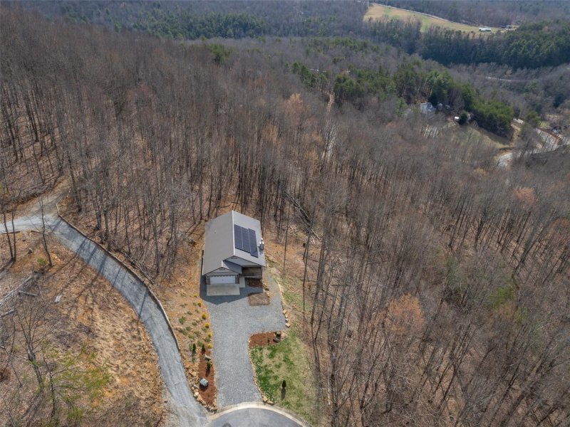 Property image 4 at 264 W Splitrail Drive, Hendersonville, NC 28792