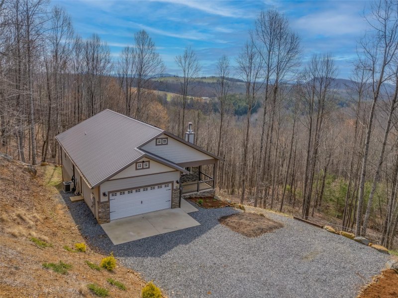 Property image 5 at 264 W Splitrail Drive, Hendersonville, NC 28792