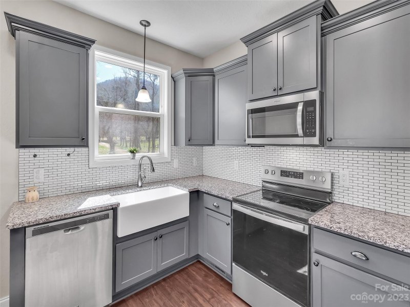 Property image 4 at 31 Baby Bear Cove, Clyde, NC 28721