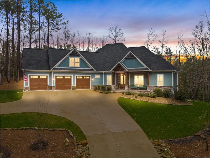 128 White Fawn Circle