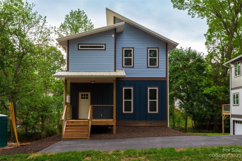 Property image 3 at 422 London Road, Asheville, NC 28803