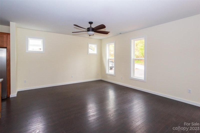 Property image 5 at 422 London Road, Asheville, NC 28803