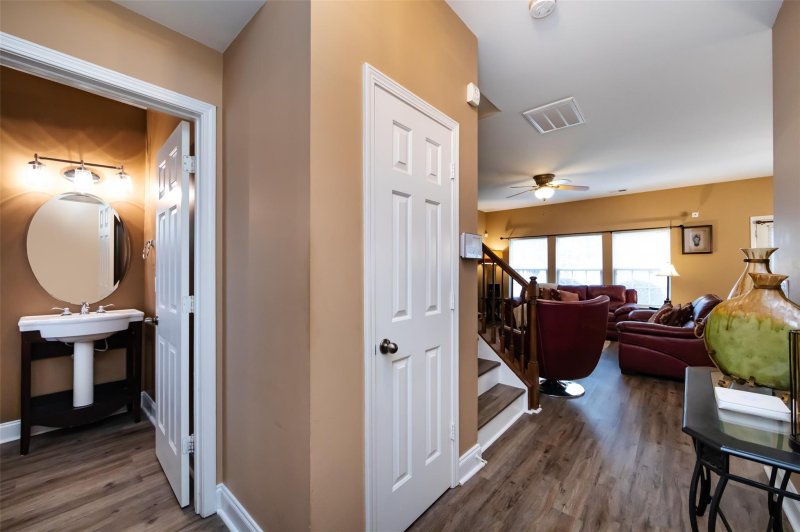 Property image 4 at 9637 Falling Stream Drive, Charlotte, NC 28214