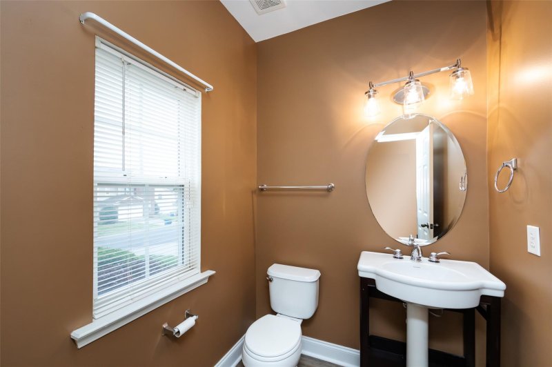 Property image 5 at 9637 Falling Stream Drive, Charlotte, NC 28214