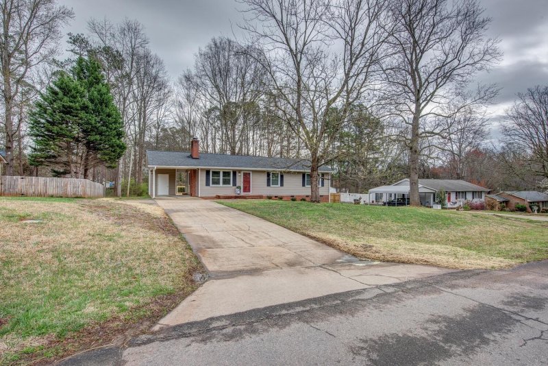 Property image 3 at 4405 Longbriar Drive, Gastonia, NC 28056