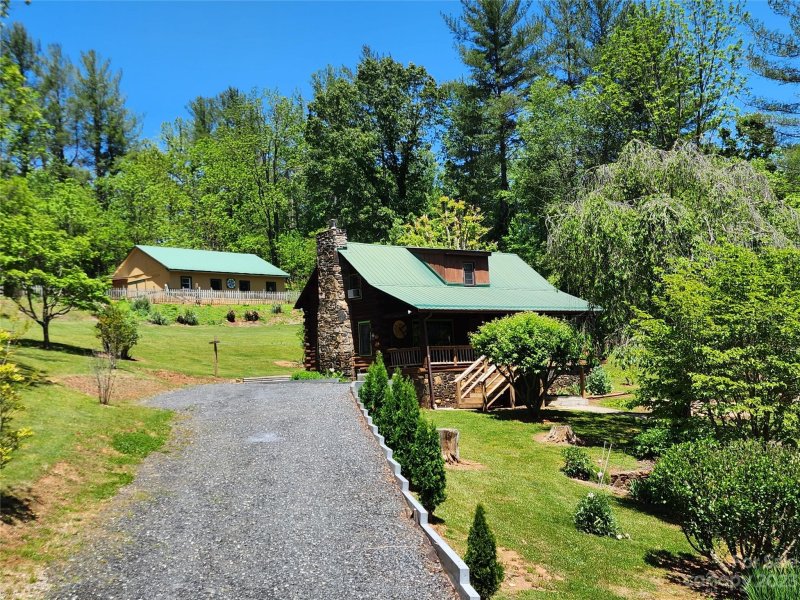 Property image 2 at 224 Echo Hill Drive, Green Mountain, NC 28740