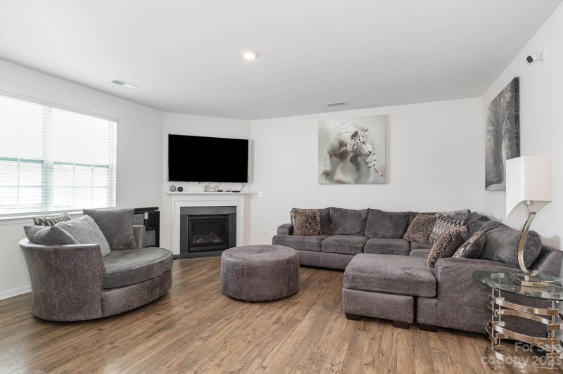 Property image 2 at 2522 Linhay Drive, Charlotte, NC 28216