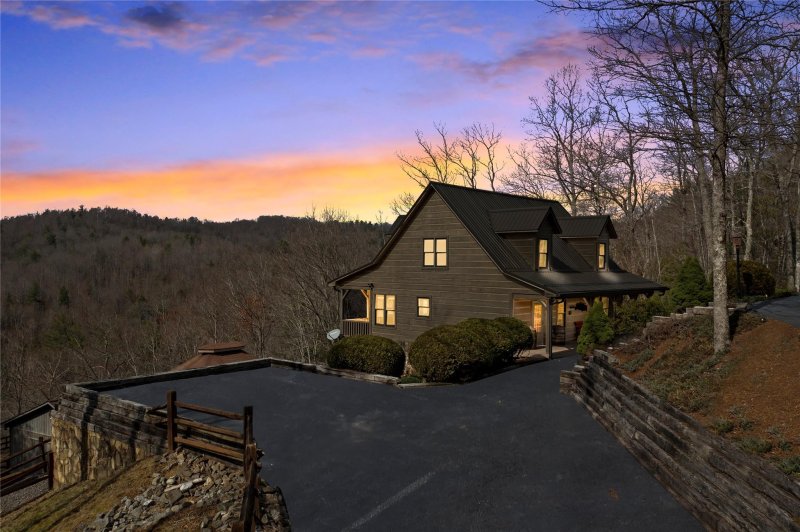 Property image 2 at 883 Wagon Ridge Lane, Ferguson, NC 28624