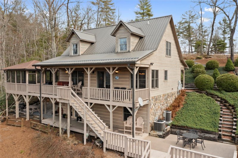 Property image 3 at 883 Wagon Ridge Lane, Ferguson, NC 28624