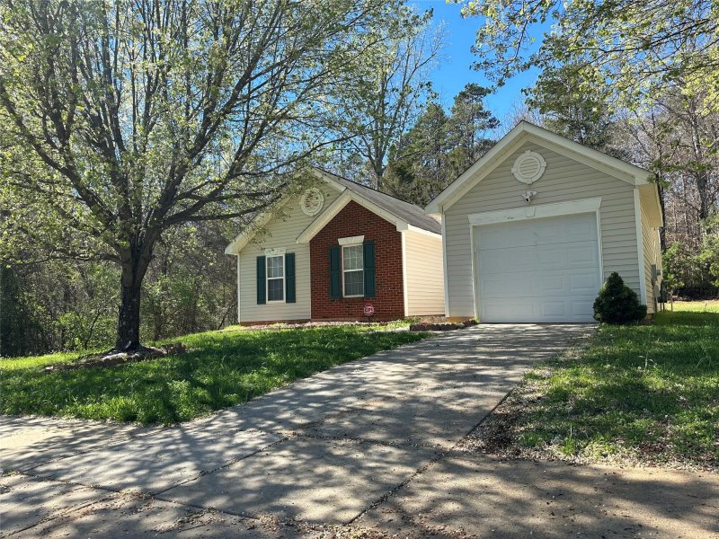 Property image 2 at 6623 Sunman Road, Charlotte, NC 28216