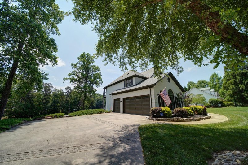 Property image 2 at 211 Bullfinch Road, Mooresville, NC 28117