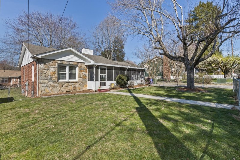 Property image 3 at 1511 Ridgewood Boulevard, Hendersonville, NC 28791