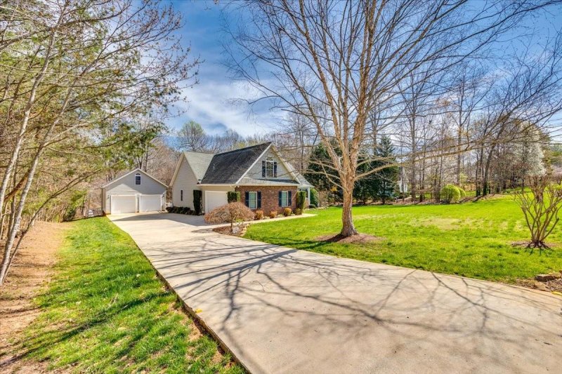 Property image 2 at 1308 Summer Spring Lane, York, SC 29745