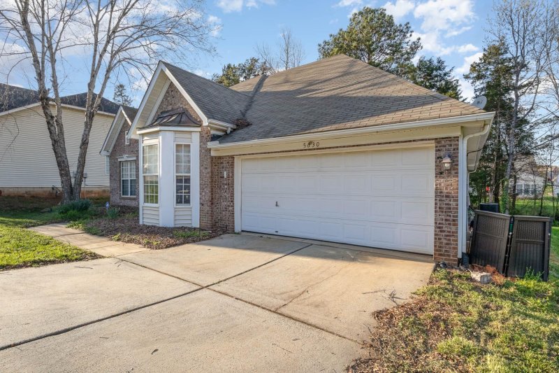 Property image 3 at 5630 Branthurst Drive, Charlotte, NC 28269