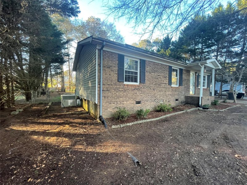 Property image 3 at 4631 Benfield Road, Gastonia, NC 28056