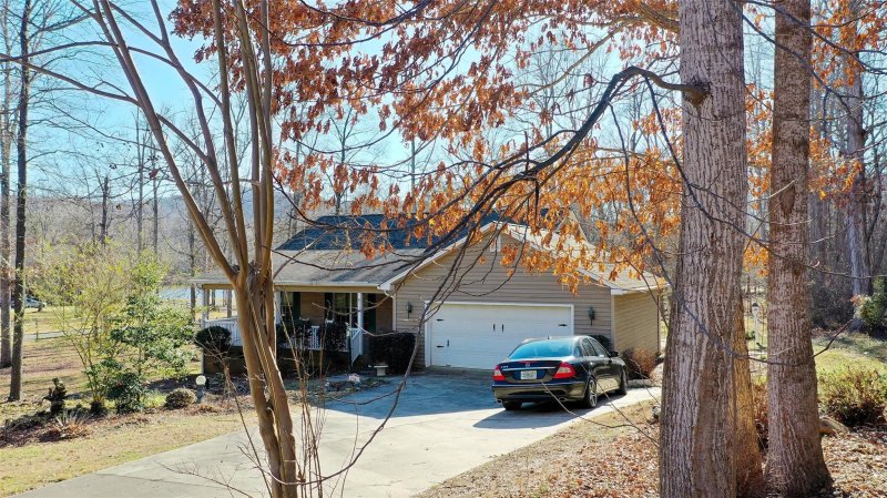 Property image 2 at 138 Roehm Landing, Denton, NC 27239