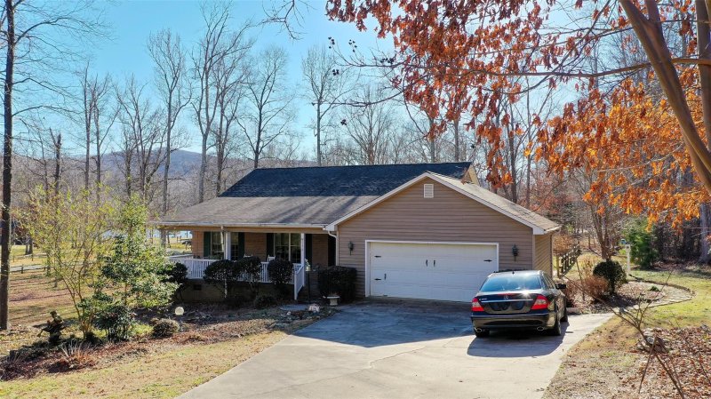 Property image 3 at 138 Roehm Landing, Denton, NC 27239