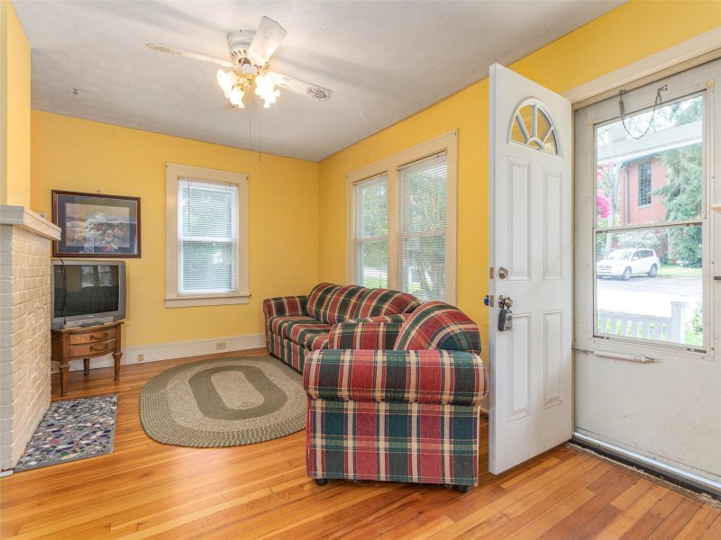 Property image 2 at 115 Mimosa Drive, Asheville, NC 28806