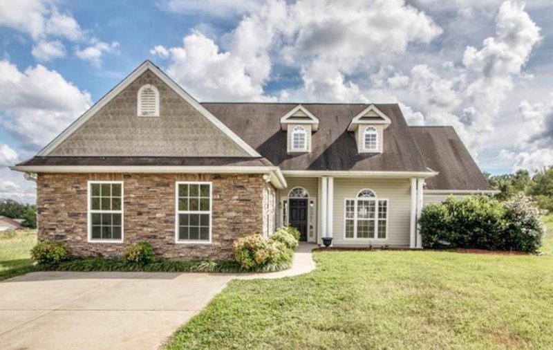 Property image 2 at 118 Heathrow Lane, Statesville, NC 28677