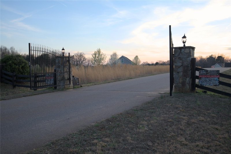 Property image 2 at 112 Slate Lane, Statesville, NC 28625