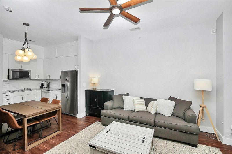 Property image 2 at 2125 Southend Drive, Charlotte, NC 28203