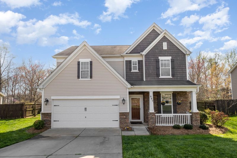 847 Ivy Trail Way