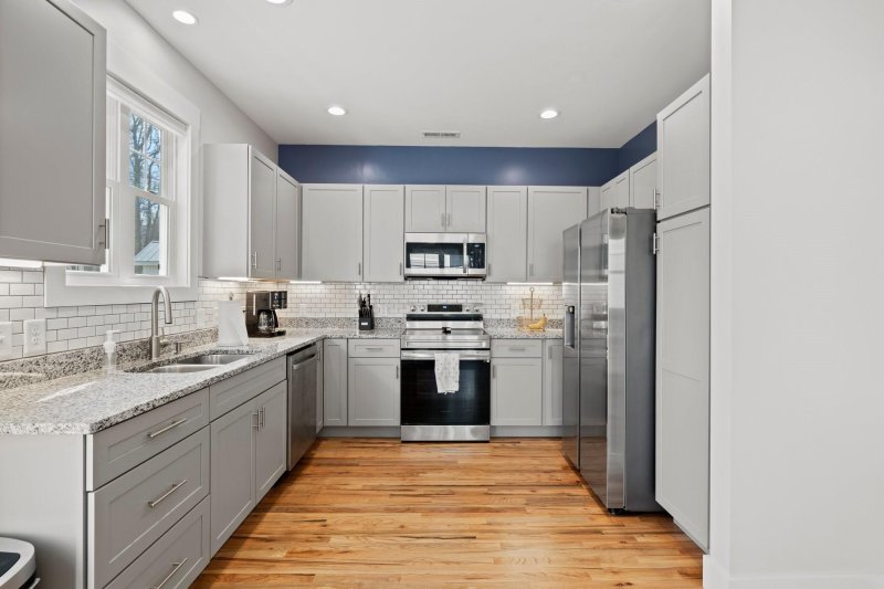 Property image 3 at 21 Loblolly Lane, Asheville, NC 28803