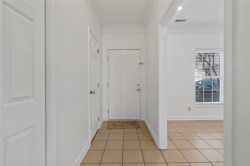 Property image 4 at 4310 Laurel Hill Lane, Charlotte, NC 28217