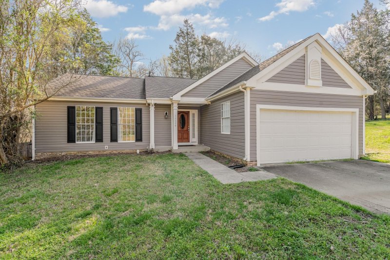 Property image 2 at 11100 Deerpath Court, Charlotte, NC 28262