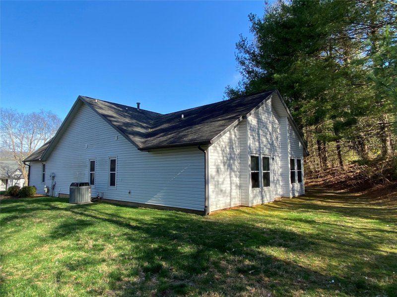 Property image 2 at 120 Cimarron Drive, Asheville, NC 28803