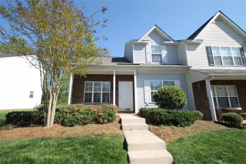 425 Scarlett Lane